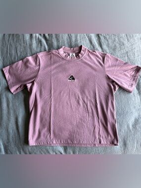 Nike ACG Women’s Boxy Heavyweight Tee - purple - sz S